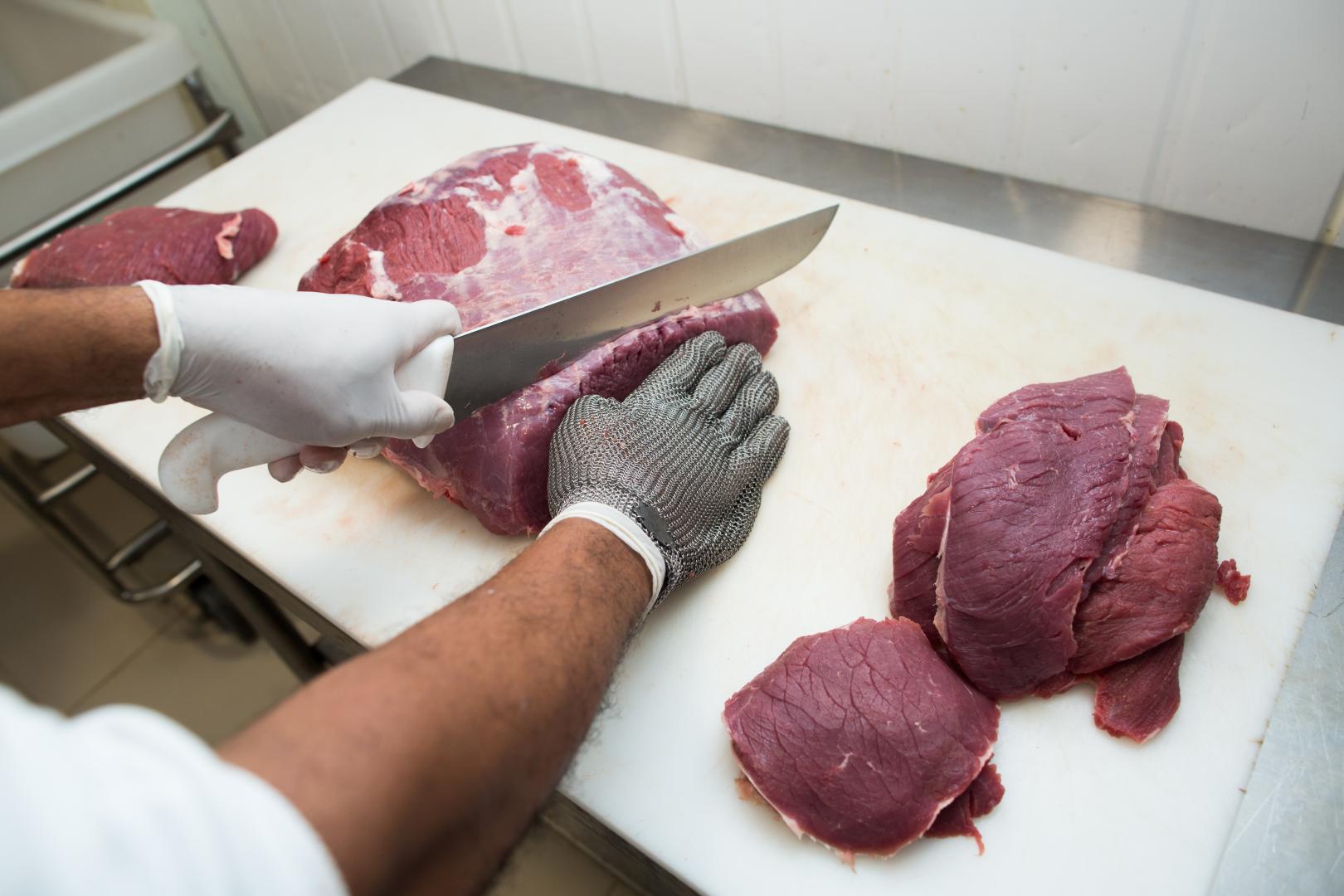 Regra da união europeia sobre antimicrobianos acende alerta para carne brasileira
